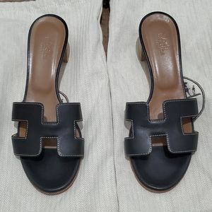 Hermes Oasis Sandals in Black